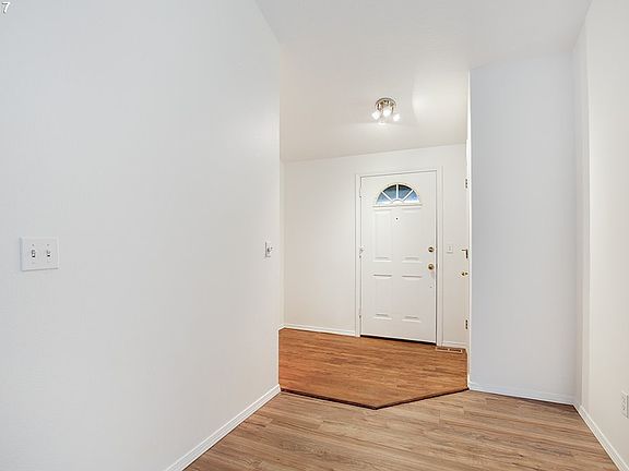 3rd image of 11003 NE 93rd St