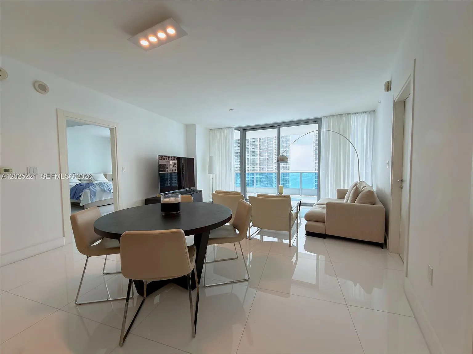 Epic West Condo — Photo 3
