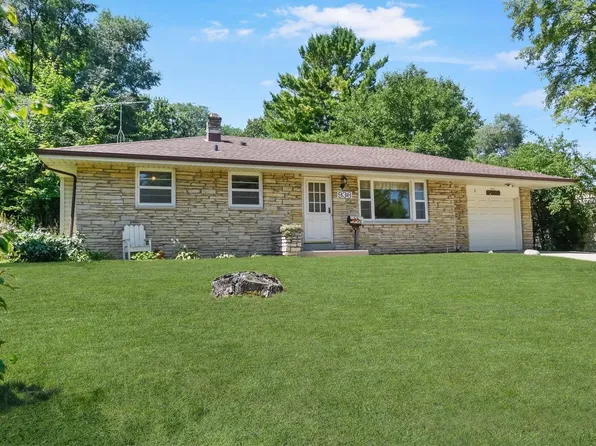 936 Birchwood DRIVE, West Bend, WI 53095