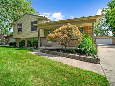18432 N Oak Ct, Clinton Township, MI, 48038