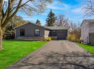 870 Boronia Cres, Newmarket, ON L3Y5J9