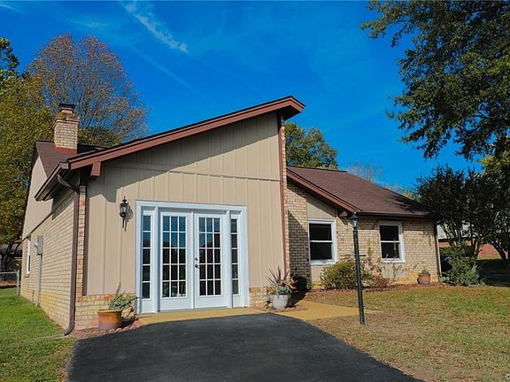 2nd image of 7929 Tamarind Pl