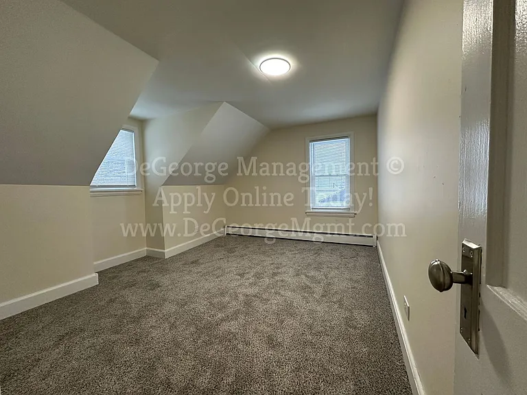 1161 E Union St — Photo 18