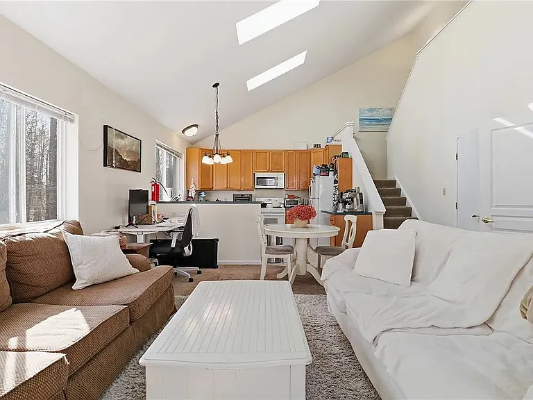 9 Sanctuary Dr — Photo 4