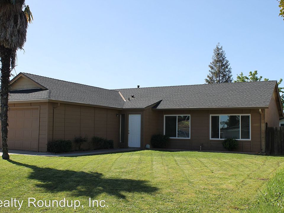 1st image of 8121 Moulin Ct