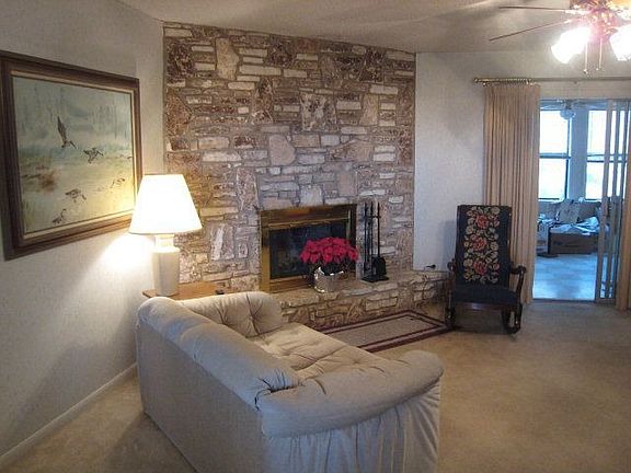 2nd image of 1906 Danielle Dr
