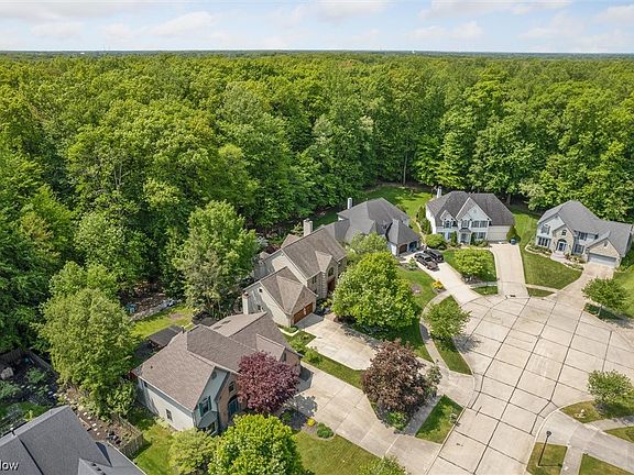 2nd image of 30421 Oakwood Cir