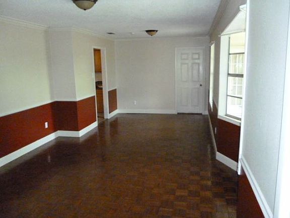 2nd image of 211 Merrywood Ln