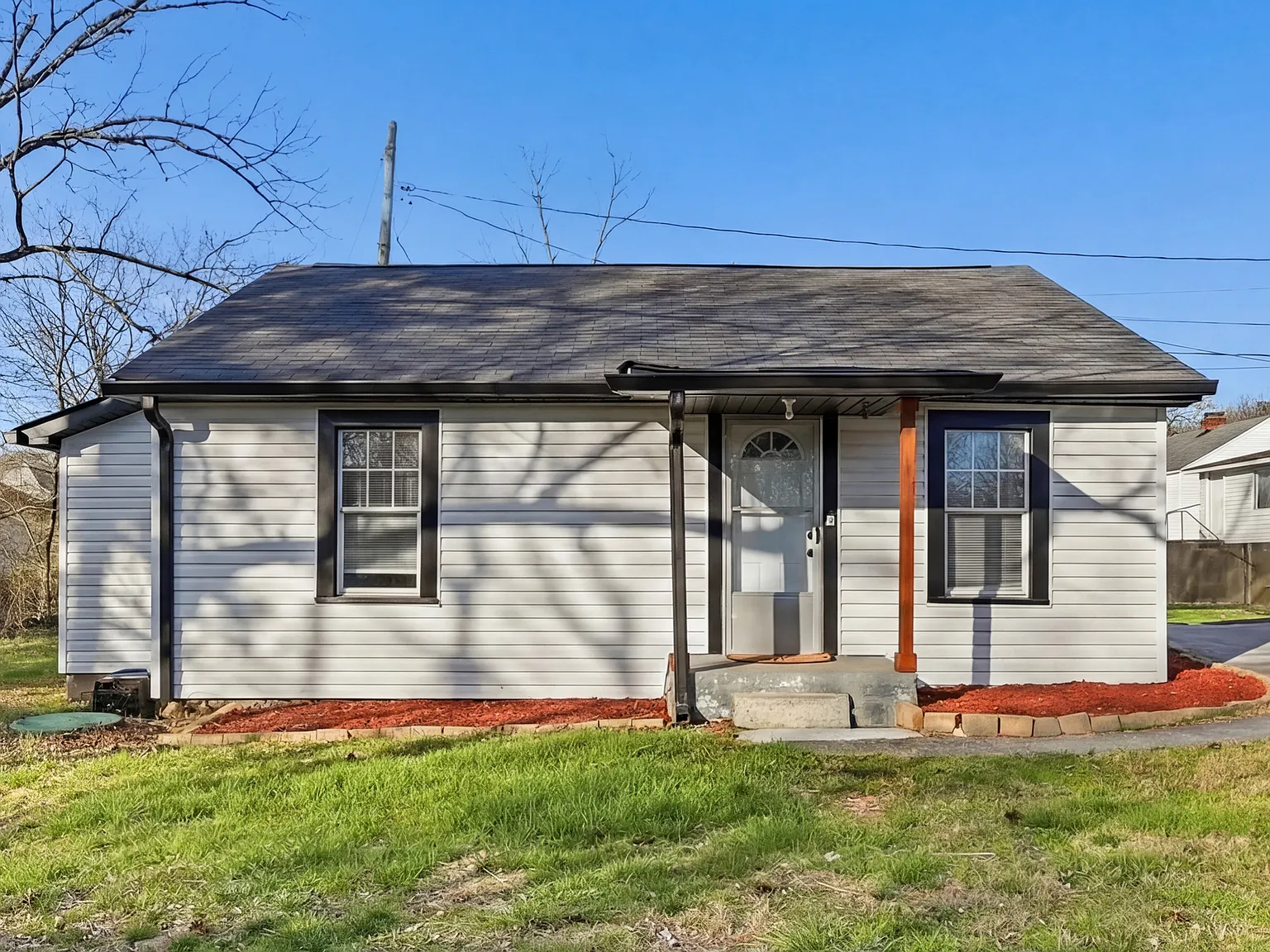 3703 Redding Rd — Photo 1