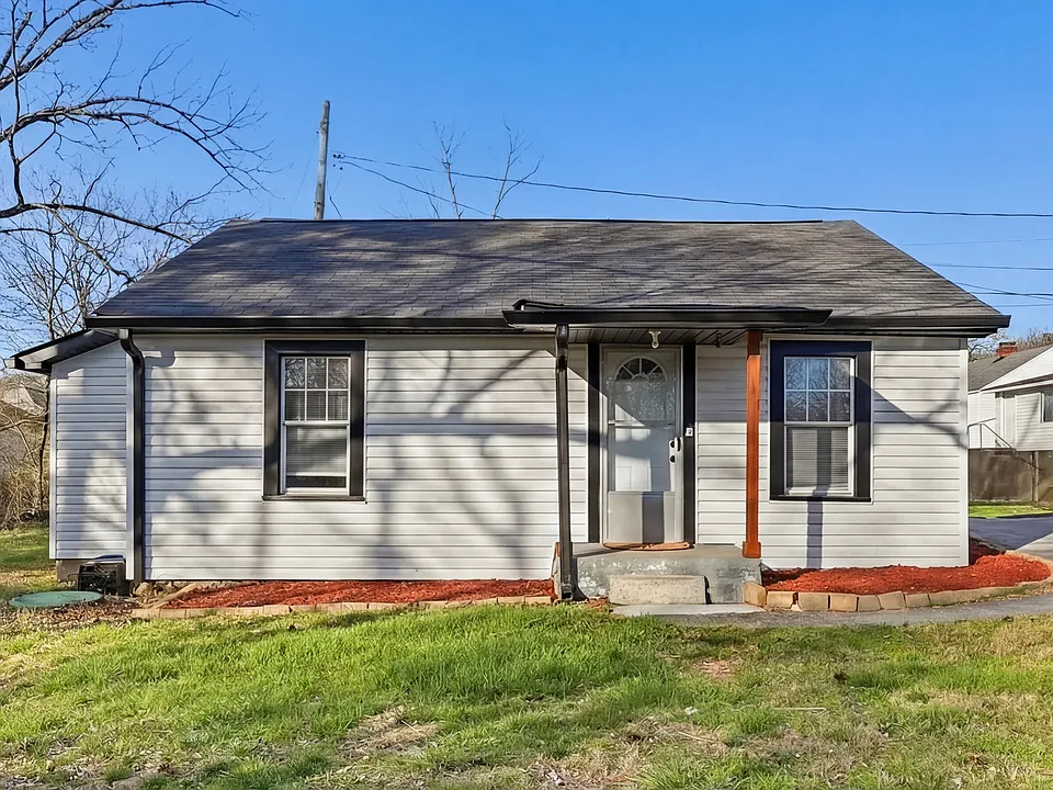 3703 Redding Rd