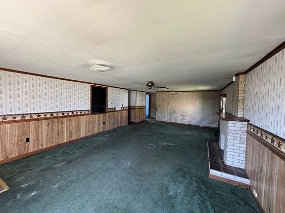3rd image of 1041 Dayton St