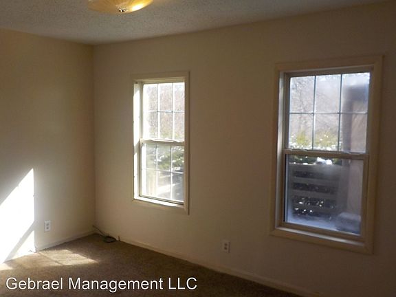 3rd image of 4006 Milton Dr APT 3