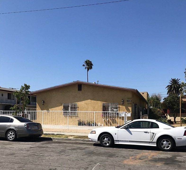 1st image of 1315 W 88th St