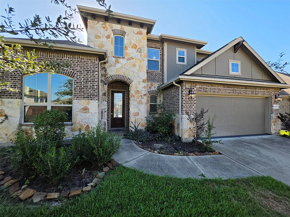 9415 Invergarry Way
