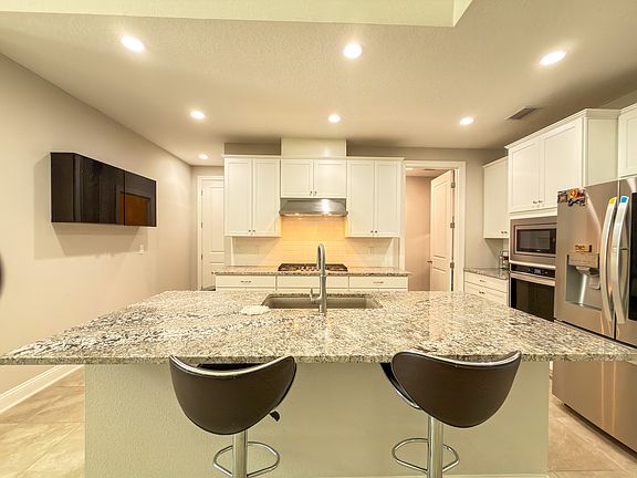 5th image of 11368 Newtonian Blvd