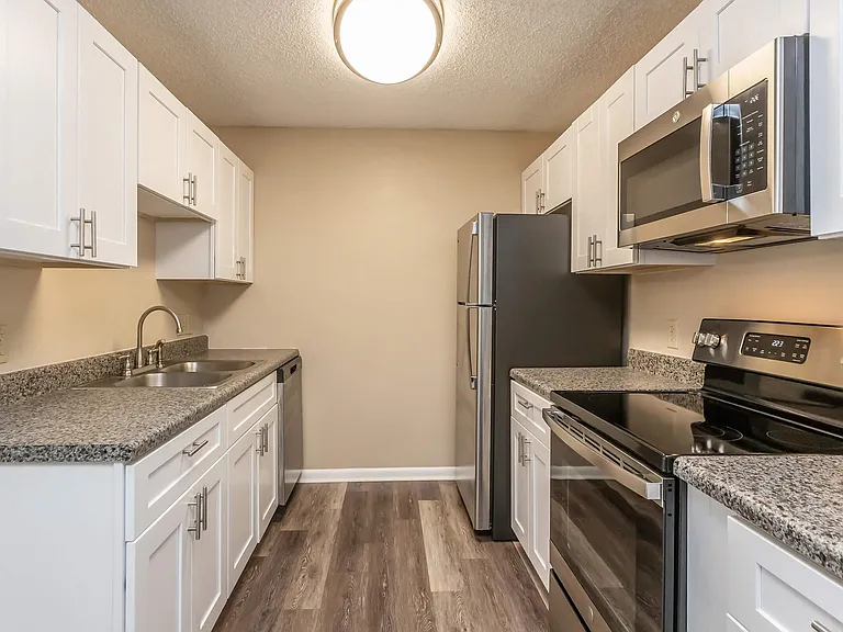 Lake Brandt Apartments — Photo 9