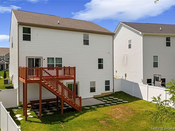 3rd image of 8040 Schrieber Road