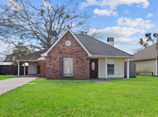 1033 E Northwood St, Gonzales, LA 70737