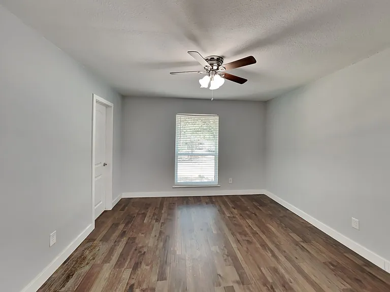 3704 Astoria Dr — Photo 18