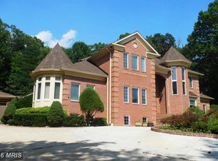 2411 Oakmont Ct, Oakton, VA 22124