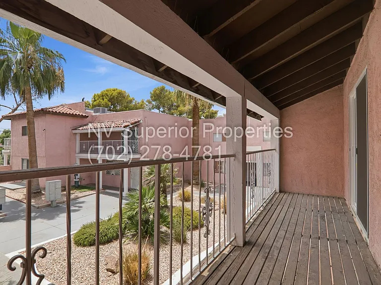 2274 E Desert Inn Rd — Photo 32