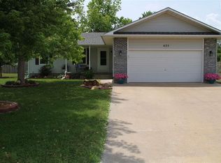 635 Oxford Dr, McPherson, KS 67460