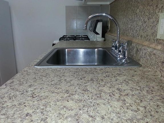 5th image of 119 Cedar Ave