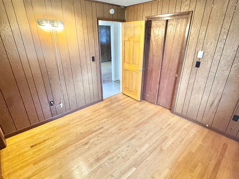 8325 Schantz Rd — Photo 11