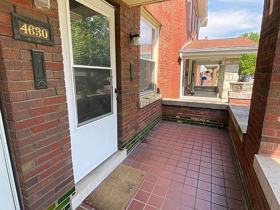 4th image of 4628-30 Quincy St #4630