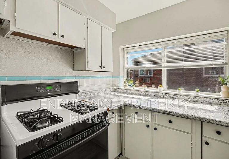 629 Maple Dr #4 — Photo 7