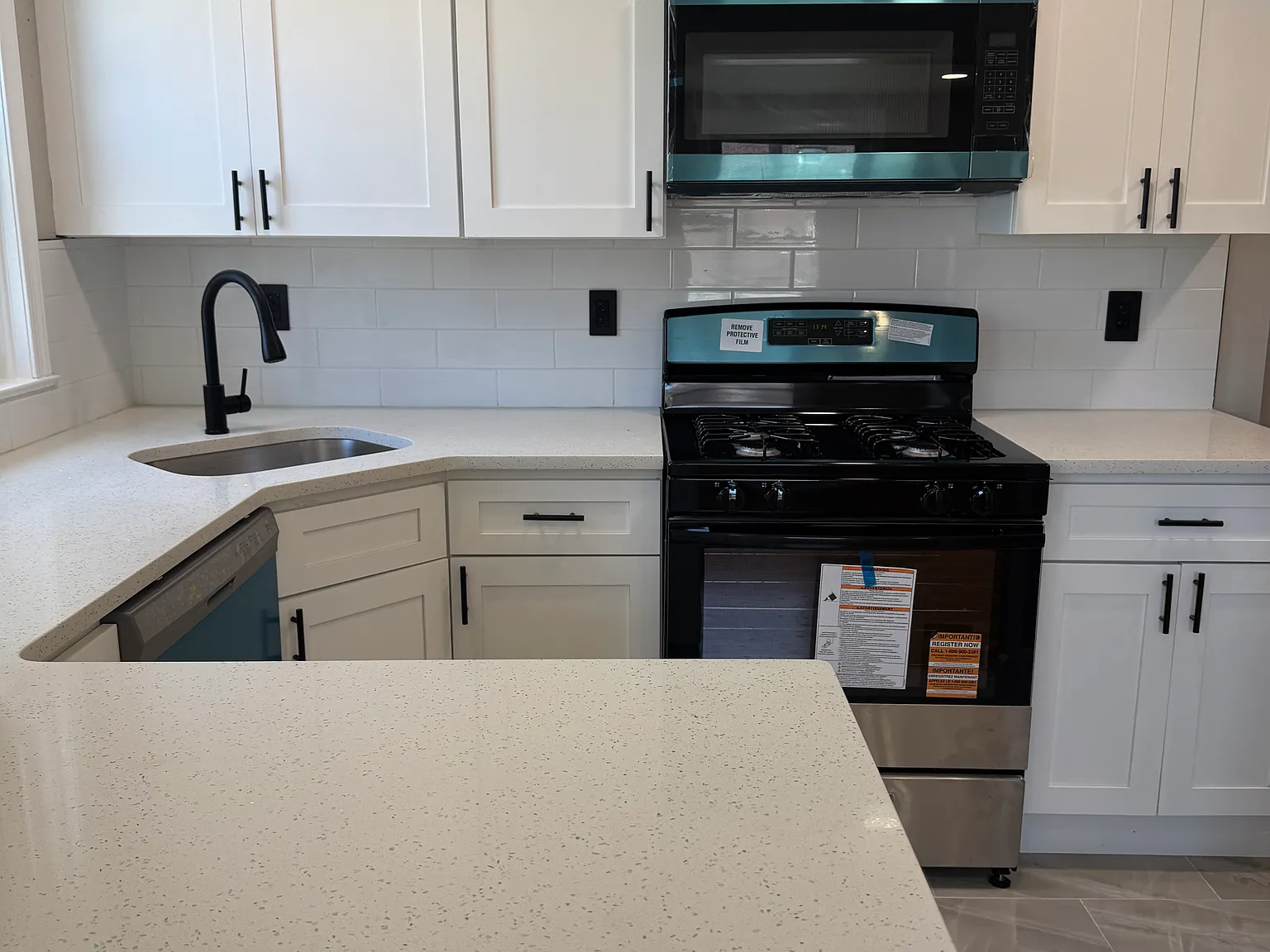3 bed, 1116 sqft, $2,750 — Photo 2