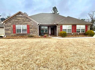 304 Angel Lake Rd, Weaver, AL 36277