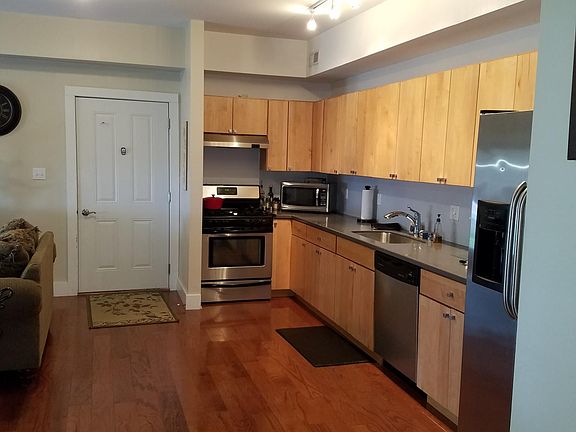 4th image of 287 Jefferson St