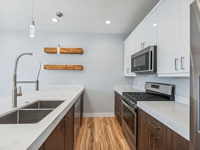322 W Reed Ave N — Photo 4