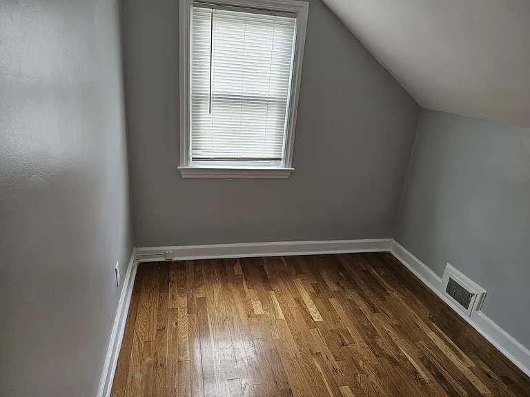 38 Webster St — Photo 11