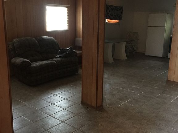 4th image of 8958 Tyler Ave