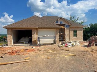 512 Woodlands Dr, Tahlequah, OK 74464