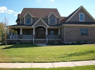 990 Paxon Dr, Bellbrook, OH 45305