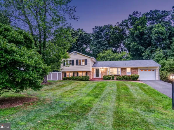 9924 Corsica St, Vienna, VA 22181