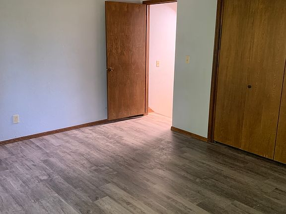 5th image of 103 W 7th St