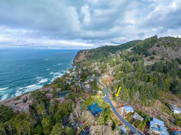 21 Sea Crest Dr, Otter Rock, OR 97369