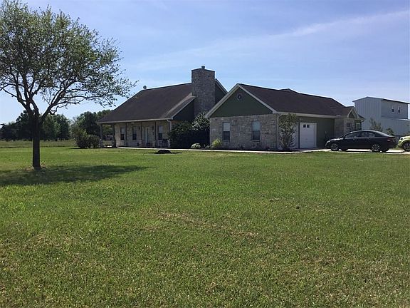 Sparkling pool for those hot Texas days coming soon