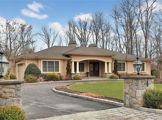 4 Saxon Dr, Valhalla, NY 10595