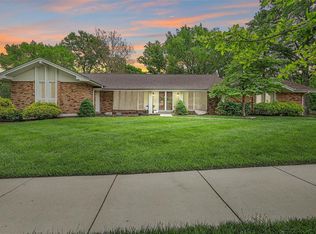 244 Greentrails Dr S, Chesterfield, MO 63017