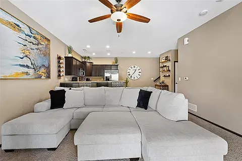 3 bed, 1457 sqft, $2,200 — Photo 4