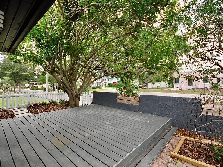 230 E Concord St — Photo 27
