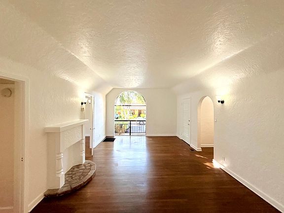 3rd image of 7733 Hampton Ave APT 4
