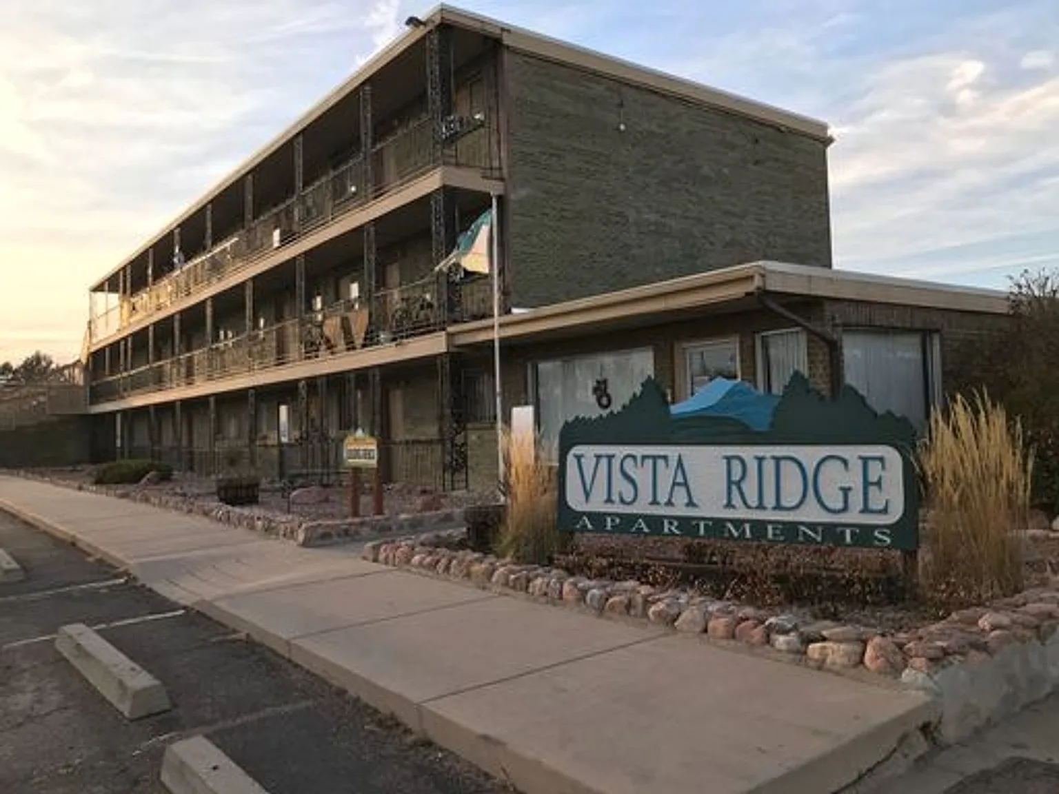 Vista Ridge Apartments — Photo 2