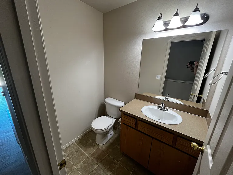 2518 Valley View Ct — Photo 9