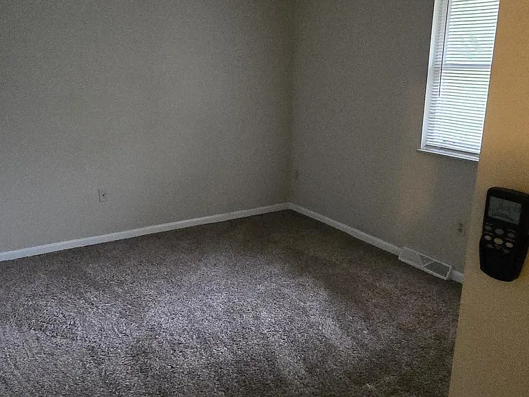 60 Thompson Ave #3 — Photo 10